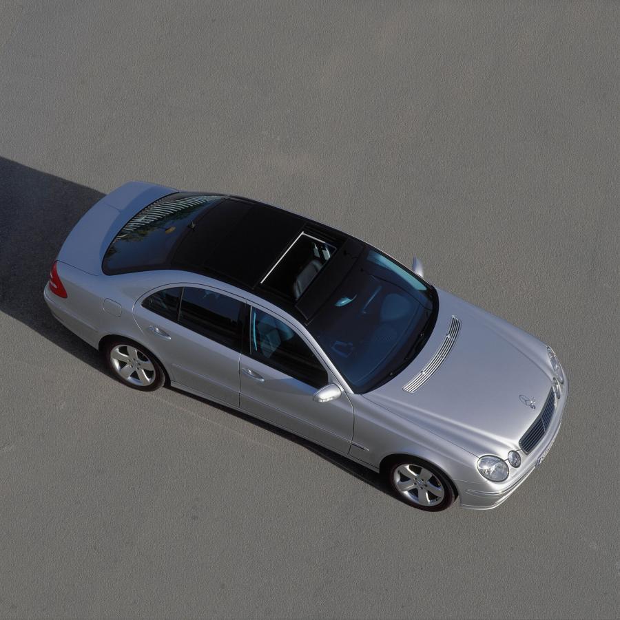  Mercedes-Benz E-Class 2002 года  (фото 177 из 448)